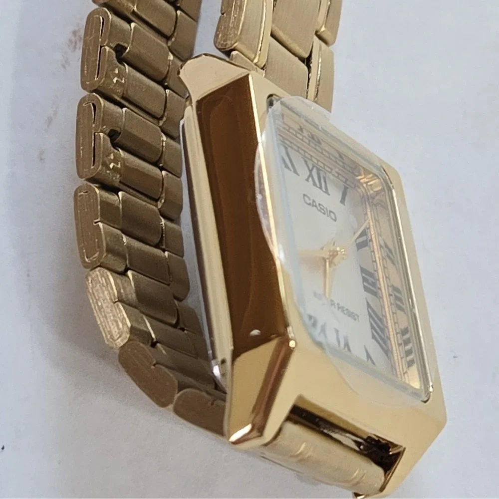 NIB Casio LTP-V007 Goldtone Womens 29mm Watch. Quartz,Analog,Water-Resist,SS.